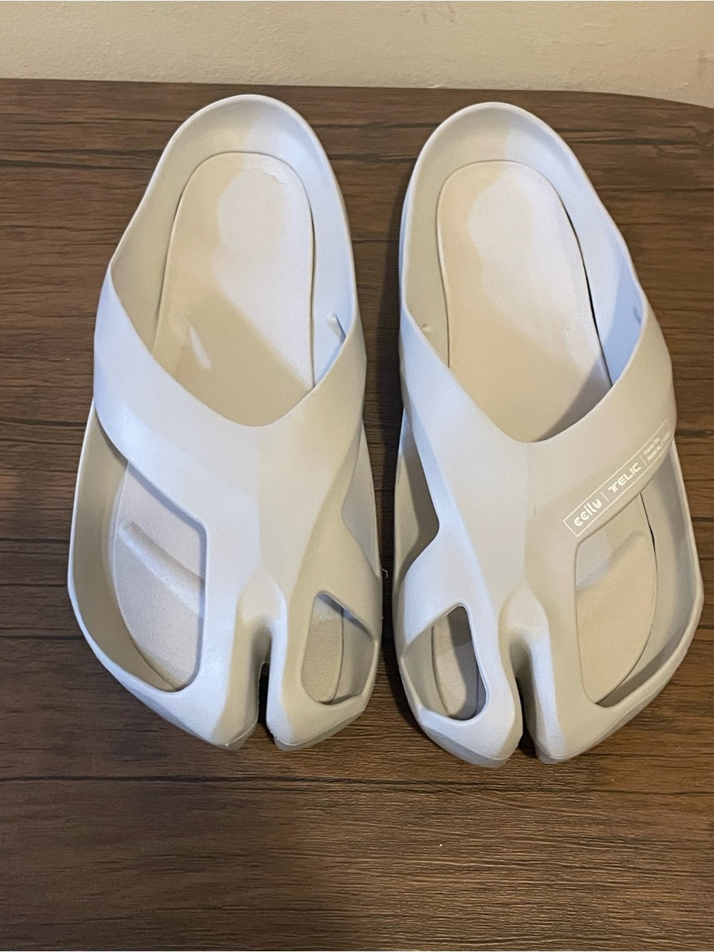 Cclui Stepping Stone Reflexology Gray Split-Toe Slide Sandals Mens10/ Womens12